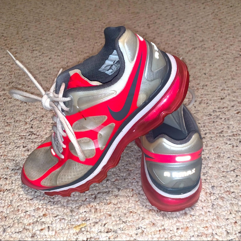 EUC Airmax Nike tennis shoes